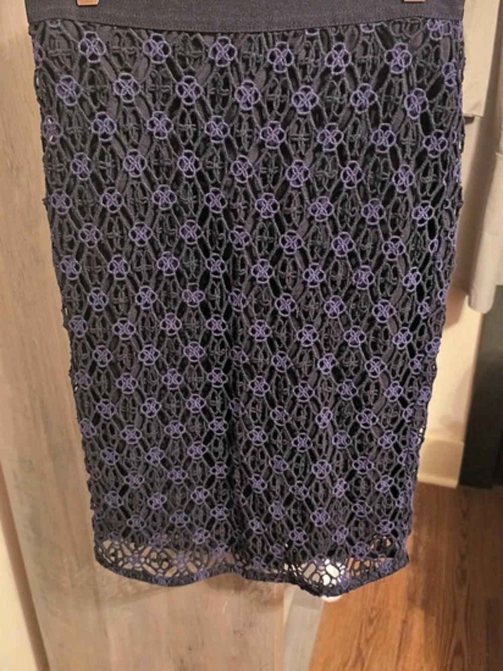 Ann Taylor Lace Black And Navy Floral Midi Pencil Skirt Size 2 Like New